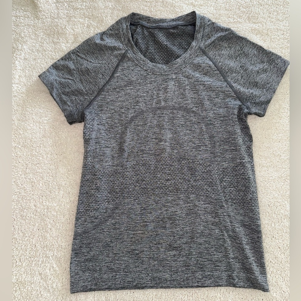 Lululemon Swiftly Tech Short Sleeve 2.0 Race Length